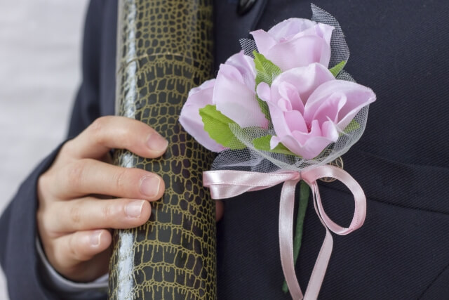 卒業祝いの相場はいくら 小学校から大学までの平均金額やマナー Inbigo