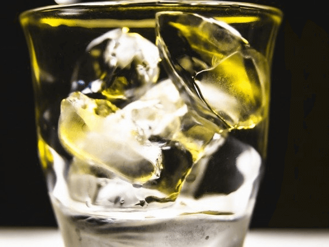 60代・70代におすすめ父の日のプレゼント焼酎18選！5千円以内で買える麦・芋・など人気銘柄も紹介